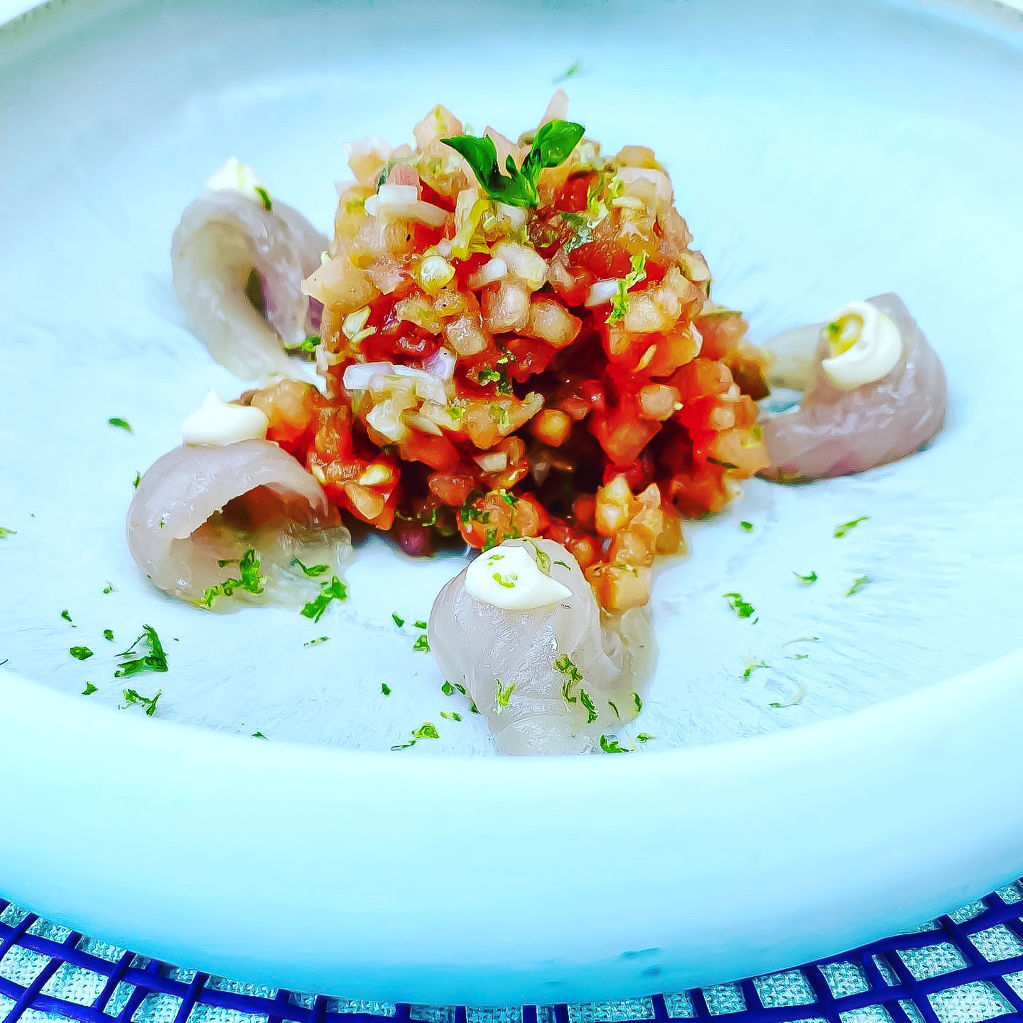 tartar de tomàquet amb peix marinat